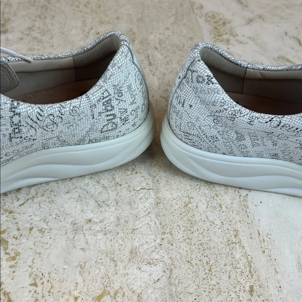 Finn Comfort Made in Germany Womens Ikebukuro Shoe - Words Bianco, Size 8 US - Picture 16 of 17
